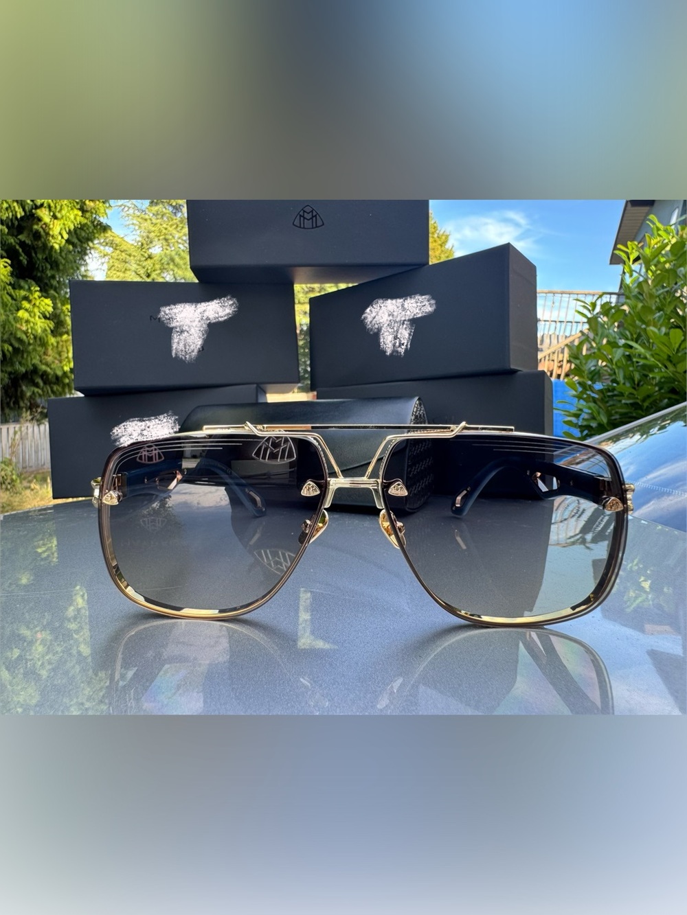 Men's Gold-Trim Black Gradient Aviator Sunglasses